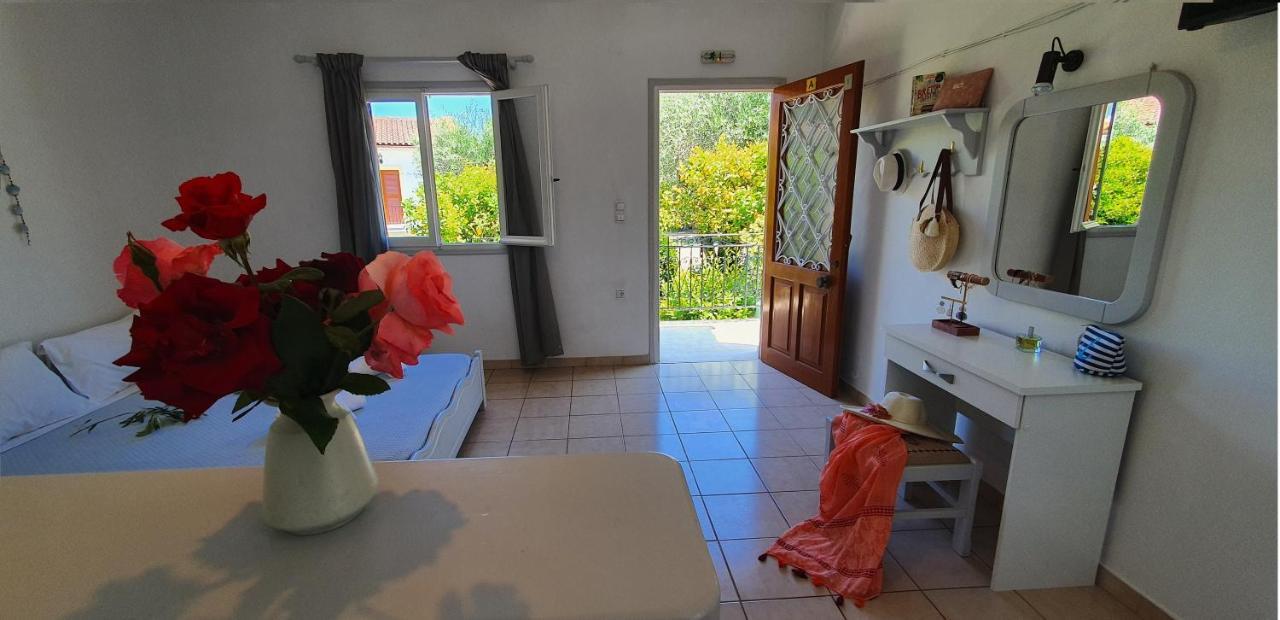 Lákka Aphrodite Studios & Apt With Pool מראה חיצוני תמונה