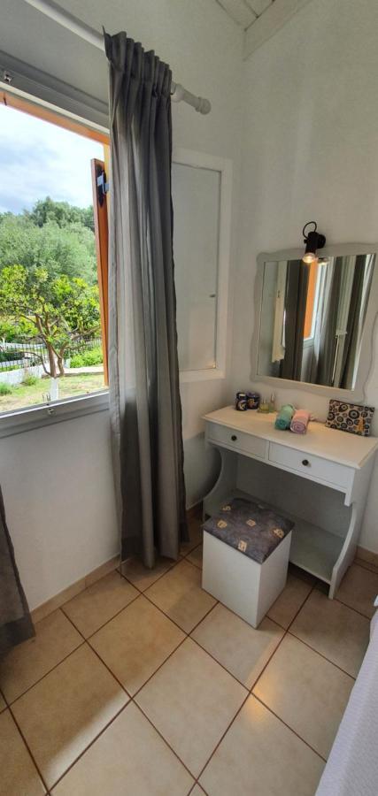 Lákka Aphrodite Studios & Apt With Pool מראה חיצוני תמונה